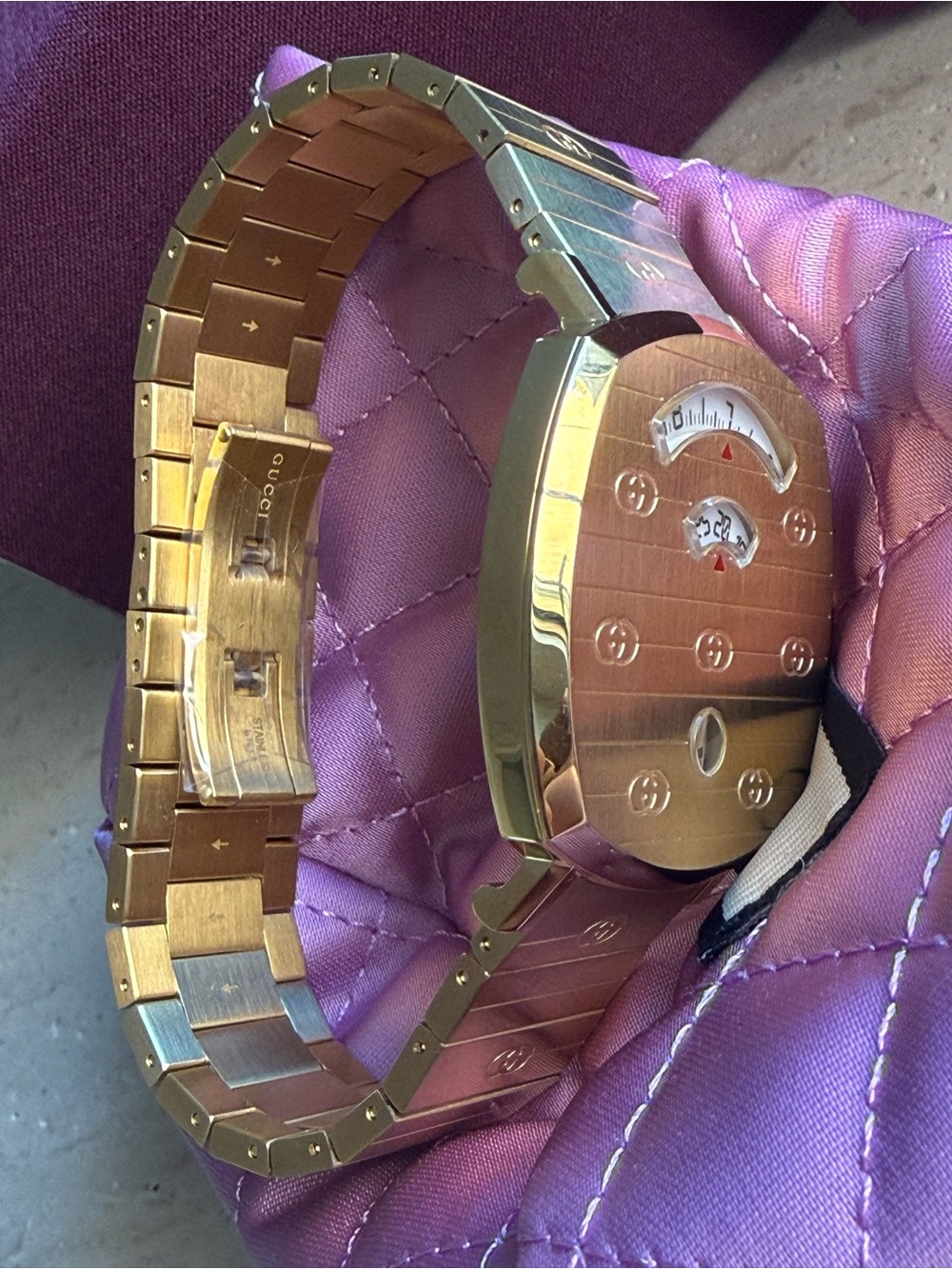 NWB Gucci Grip YA157409 38mm GG Gold Dial Stainless Steel Mens & Unisex Watch - Picture 8 of 16